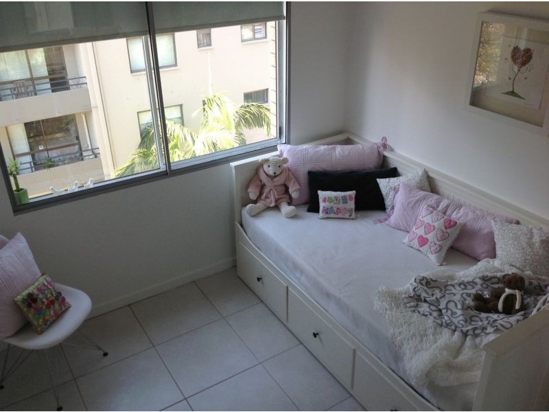 9 / 235 Main Street, Kangaroo Point QLD 4169