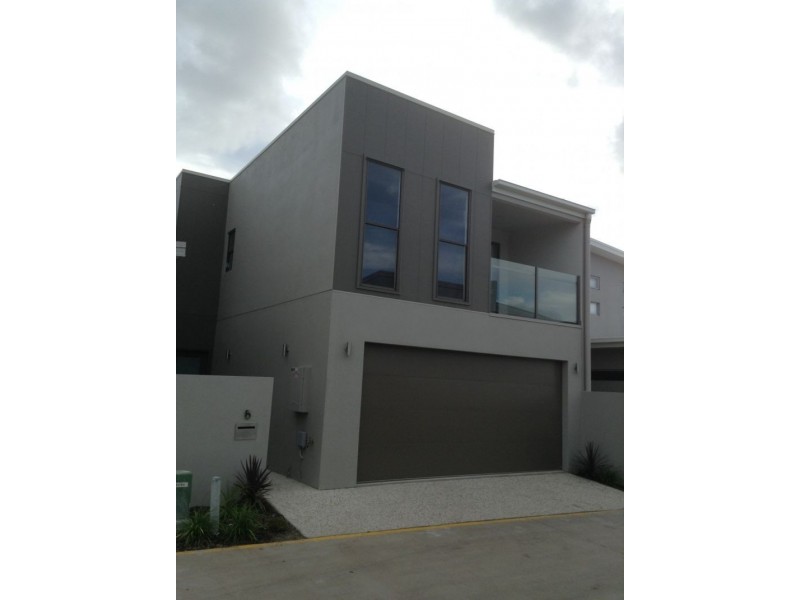 6 Almaden Lane, Maroochydore QLD 4558