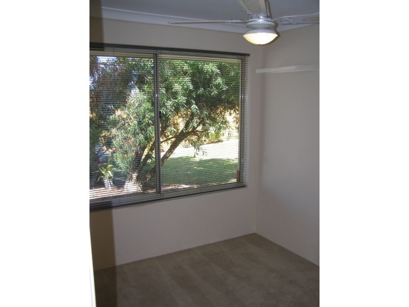 2 Greenock Gardens, Kinross WA 6028