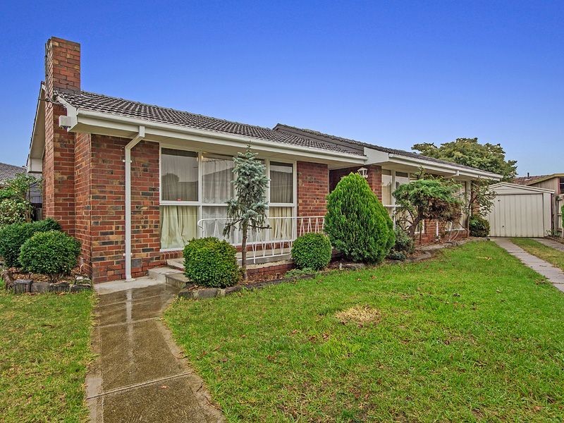 53 Woodstock Drive, Gladstone Park VIC 3043