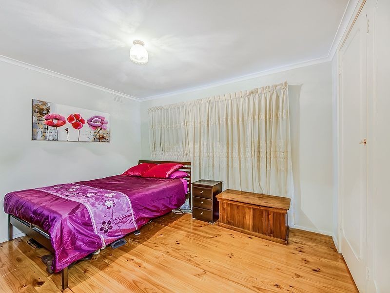 53 Woodstock Drive, Gladstone Park VIC 3043