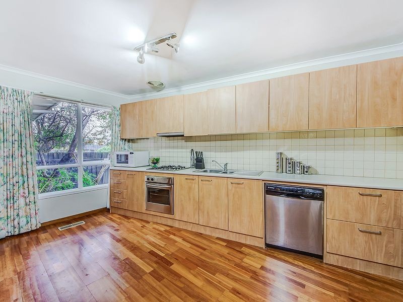 53 Woodstock Drive, Gladstone Park VIC 3043