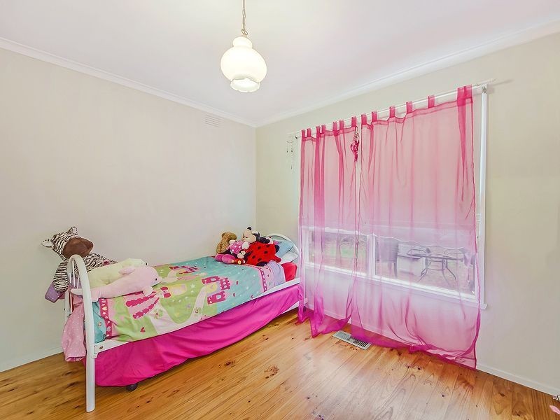 53 Woodstock Drive, Gladstone Park VIC 3043