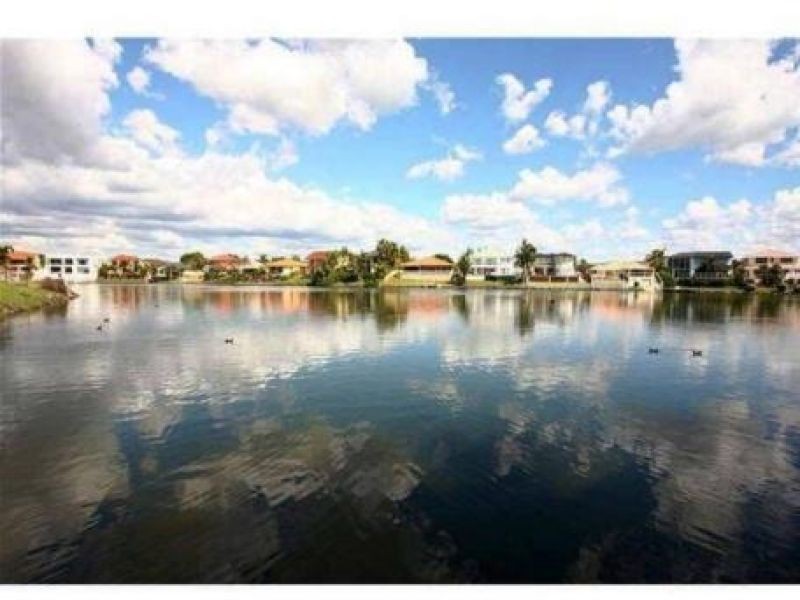 86 Santa Cruz Boulevard, Clear Island Waters QLD 4226