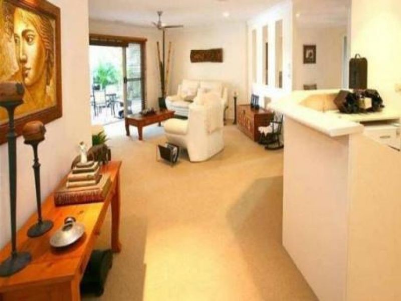 86 Santa Cruz Boulevard, Clear Island Waters QLD 4226