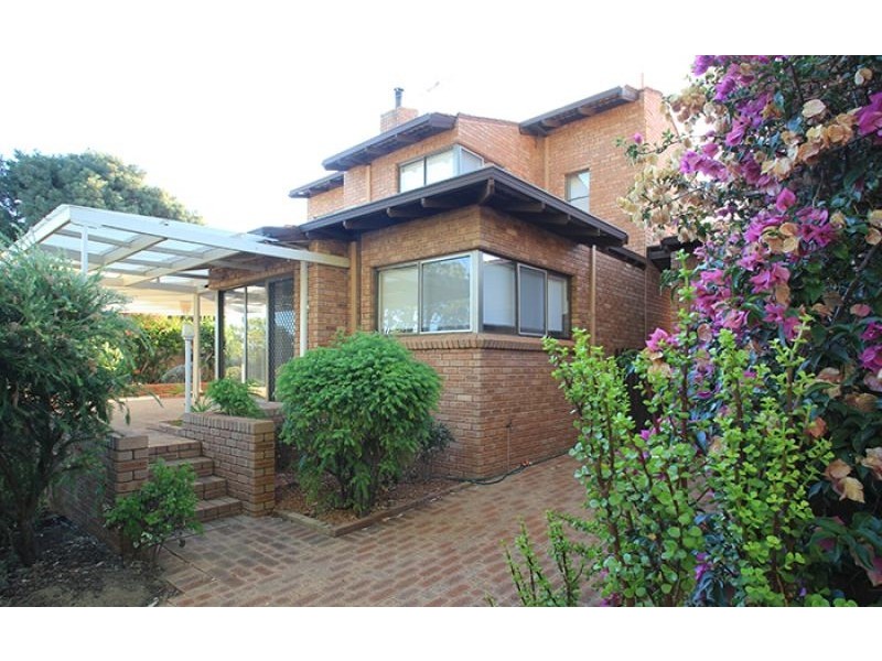 4/34 Oaklands Avenue, Halls Head WA 6210