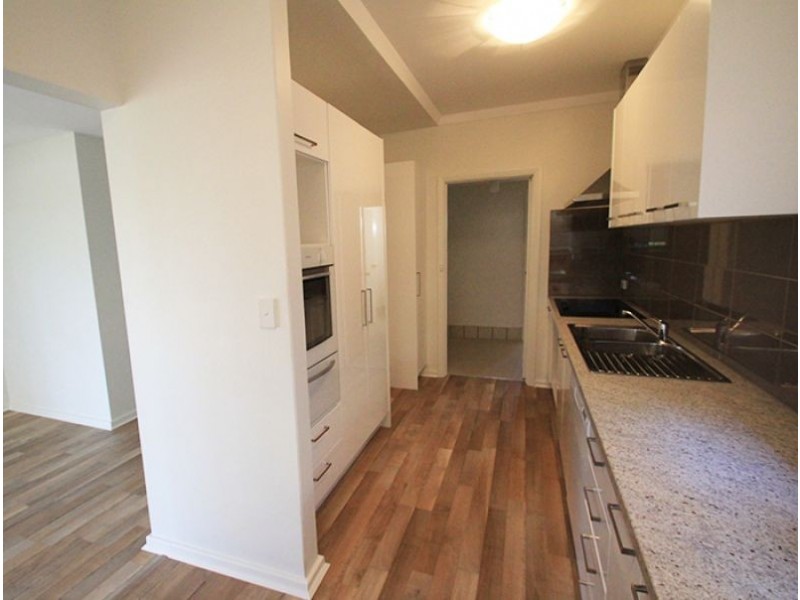 4/34 Oaklands Avenue, Halls Head WA 6210