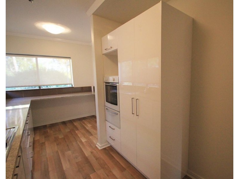 4/34 Oaklands Avenue, Halls Head WA 6210