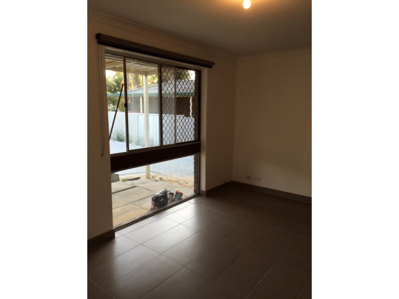 6 Bavich Rd, Armadale WA 6112