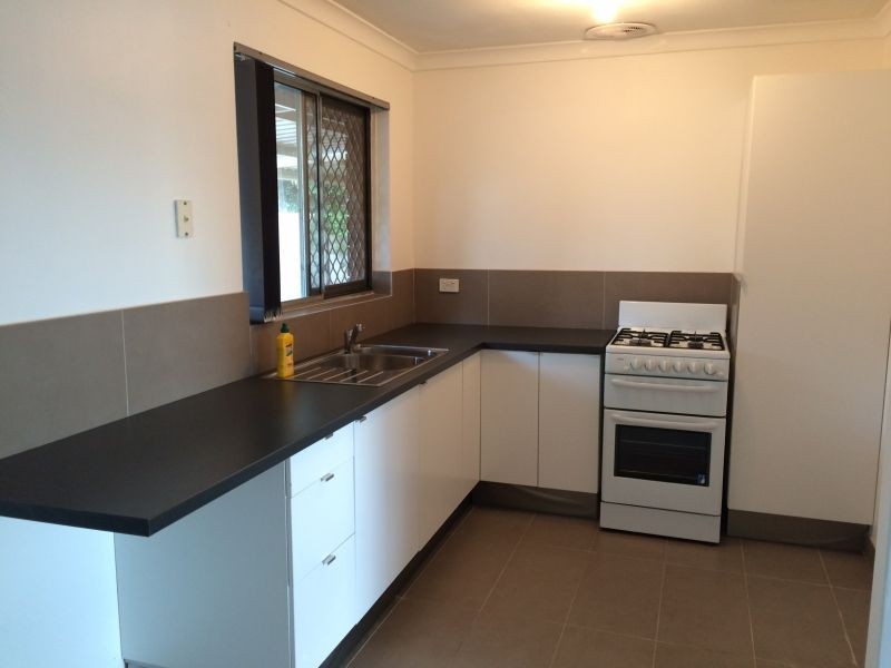 6 Bavich Rd, Armadale WA 6112