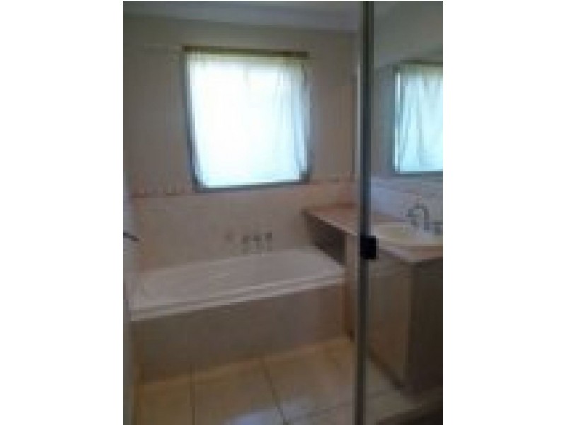 153 Ibis Blvd, Eli Waters QLD 4655