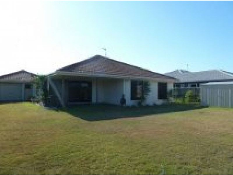 153 Ibis Blvd, Eli Waters QLD 4655