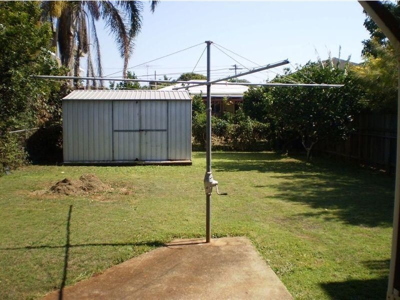 18 Dunns Terrace, Scarborough QLD 4020