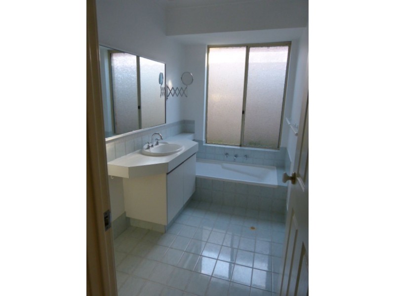 3/6 Groves Ave, Attadale WA 6156