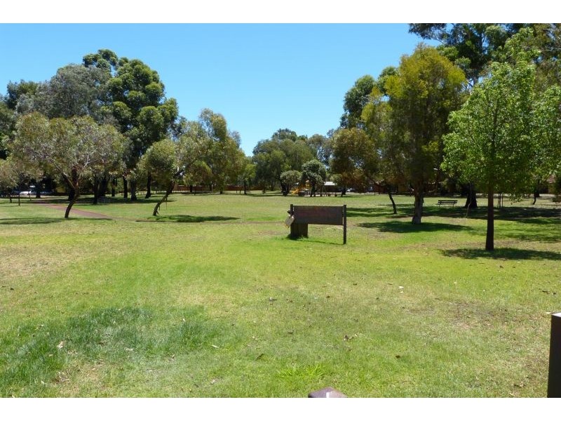 3/6 Groves Ave, Attadale WA 6156