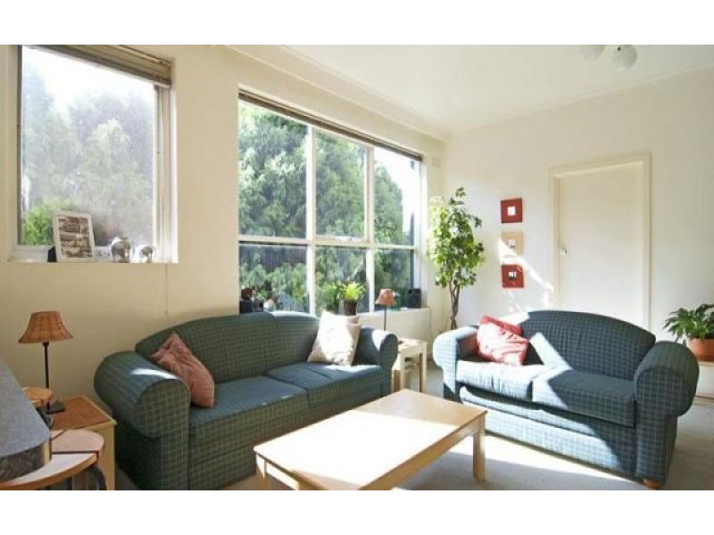 14/8 Charnwood Grove, St Kilda VIC 3182