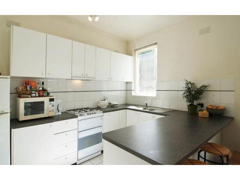 14/8 Charnwood Grove, St Kilda VIC 3182