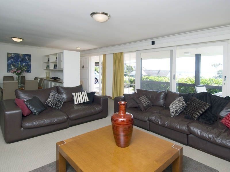 4 Doongalla Road, Attadale WA 6156