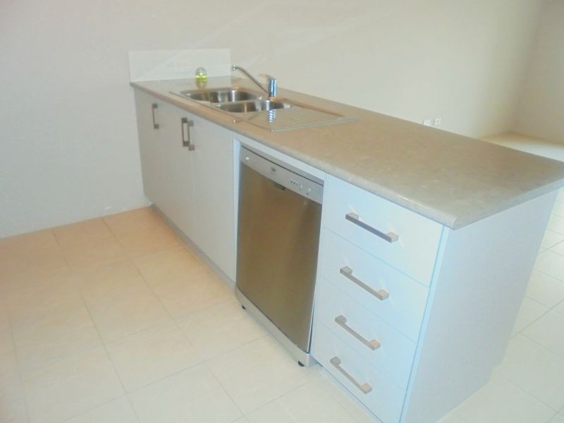 35 Kerkeri Heights, Lakelands WA 6180