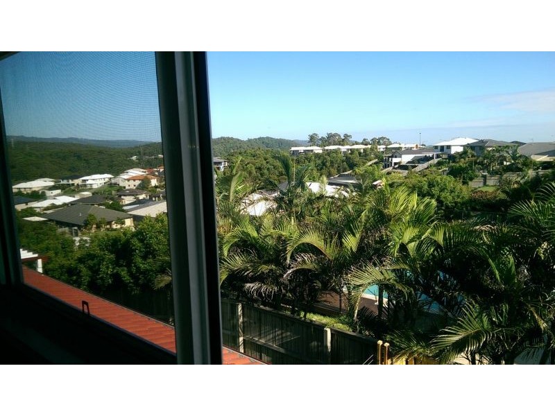 21b Wunburra Circle, Pacific Pines QLD 4211