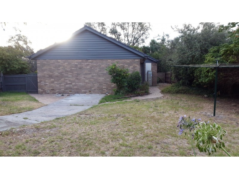 100 Railway Parade, Seaford VIC 3198