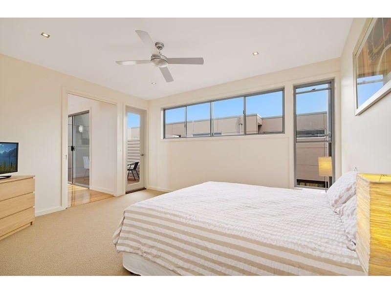 2/58-60 Lochard Drive, Torquay VIC 3228