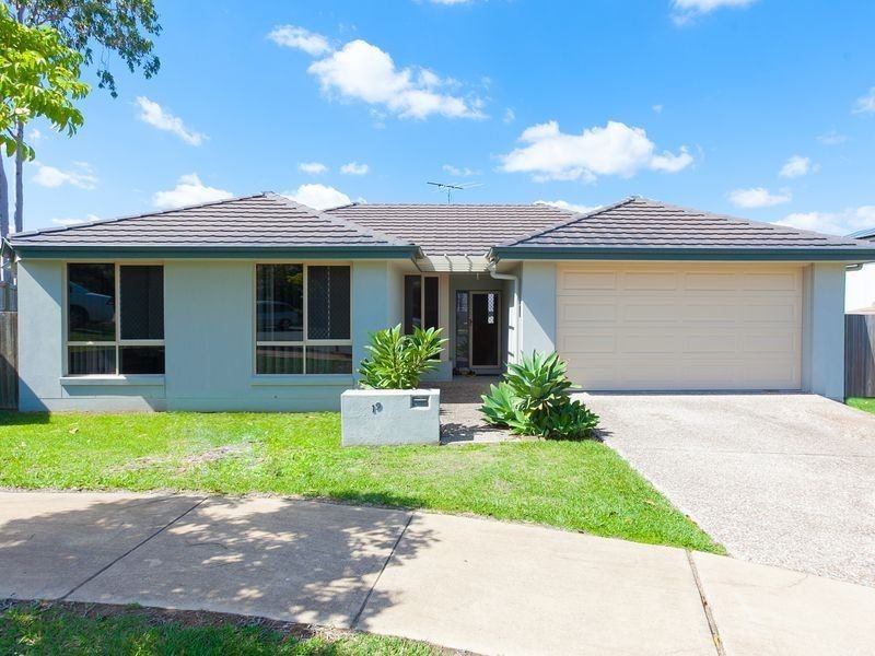 19 Ovals Terrace, Springfield Lakes QLD 4300