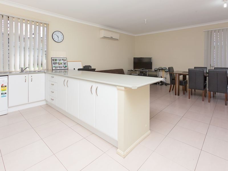 19 Ovals Terrace, Springfield Lakes QLD 4300