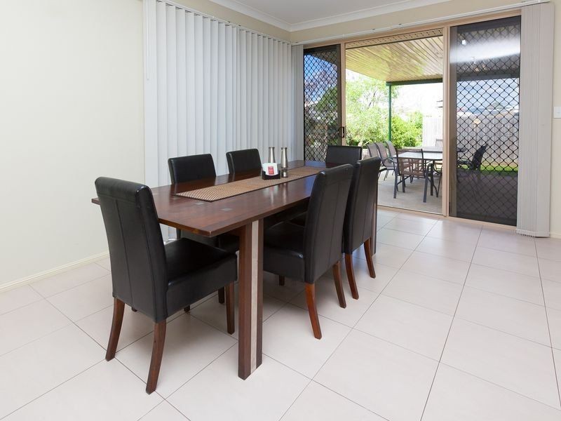 19 Ovals Terrace, Springfield Lakes QLD 4300