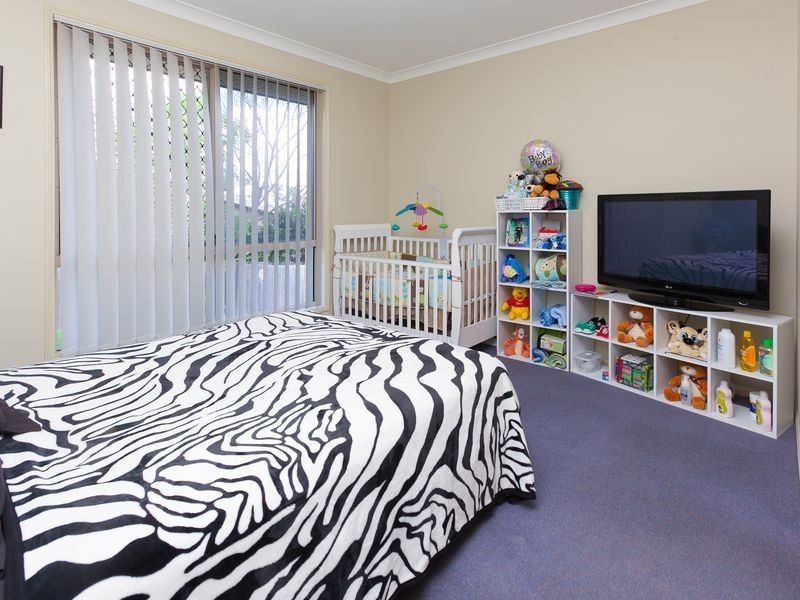 19 Ovals Terrace, Springfield Lakes QLD 4300