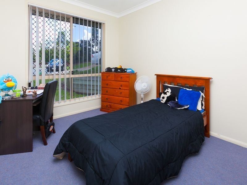 19 Ovals Terrace, Springfield Lakes QLD 4300