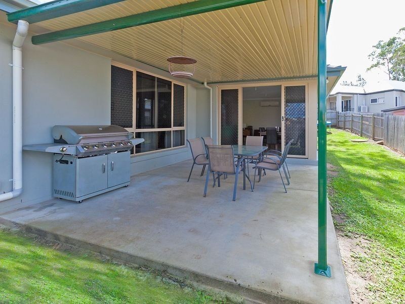 19 Ovals Terrace, Springfield Lakes QLD 4300