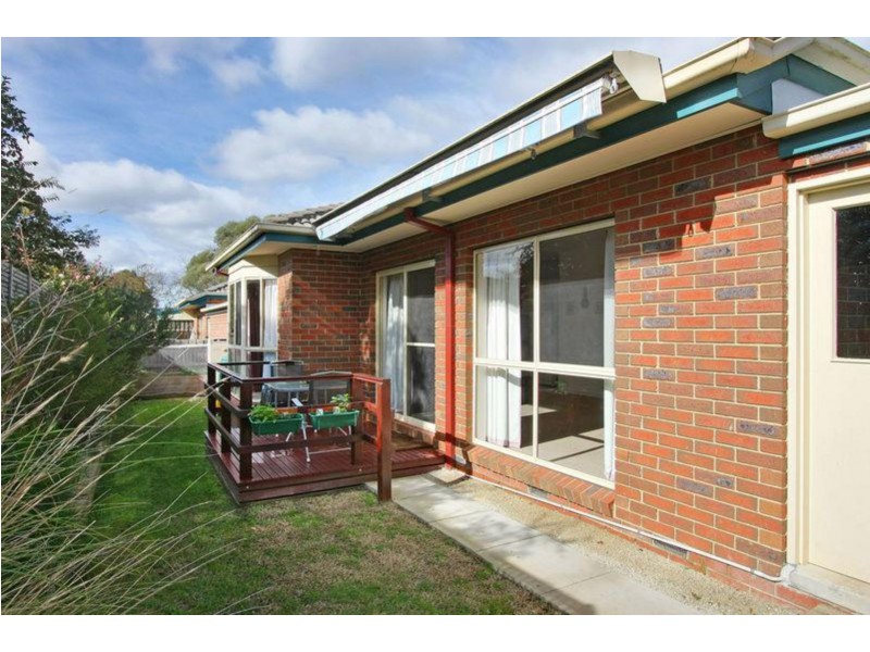 2/11 Norman, Croydon VIC 3136