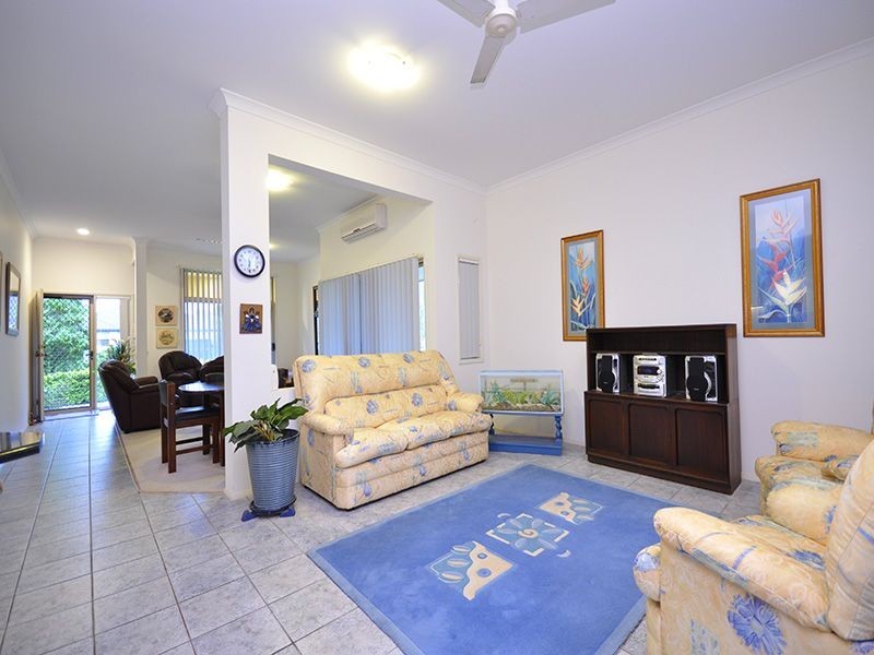 24 Hillridge Crescent, Varsity Lakes QLD 4227