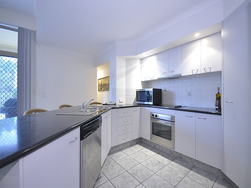 24 Hillridge Crescent, Varsity Lakes QLD 4227