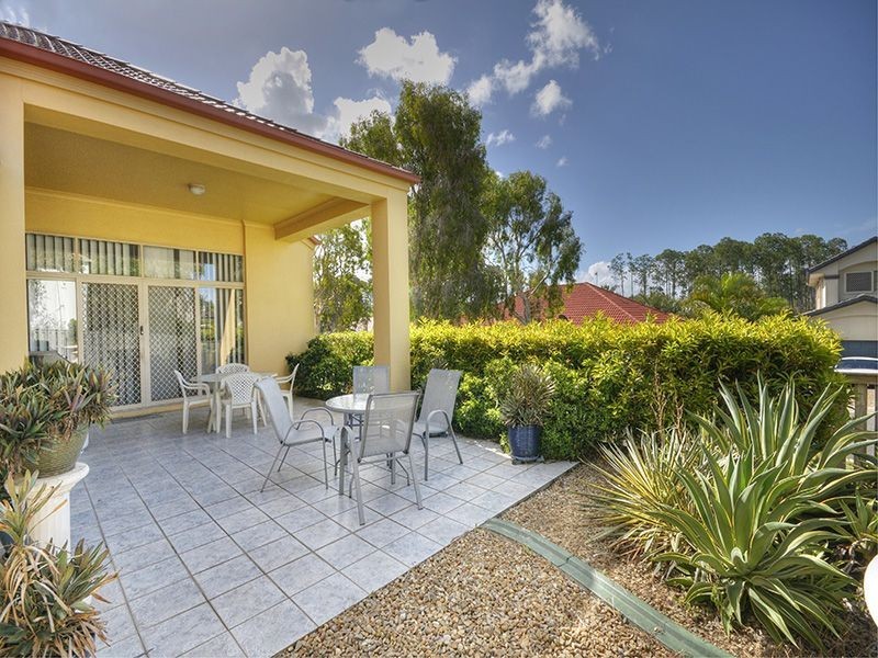 24 Hillridge Crescent, Varsity Lakes QLD 4227