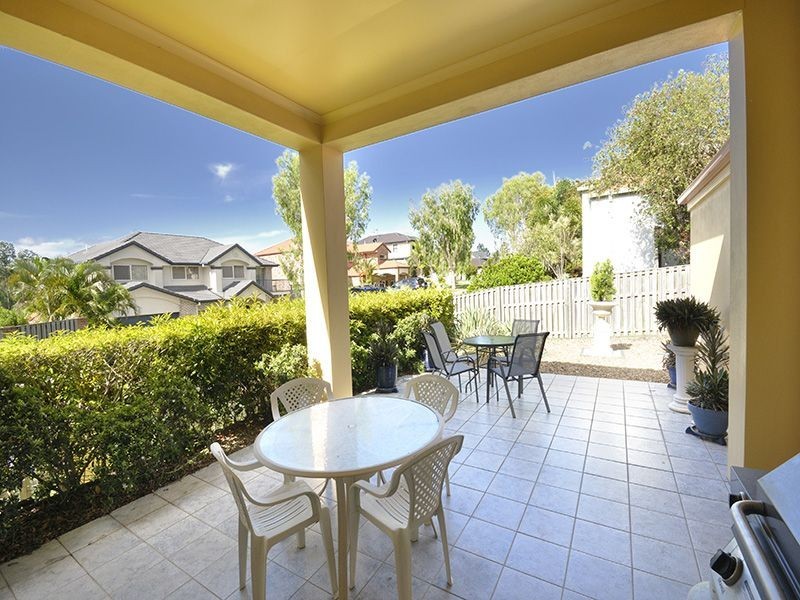 24 Hillridge Crescent, Varsity Lakes QLD 4227