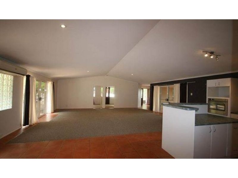 38 Old Veteran Road, Veteran QLD 4570