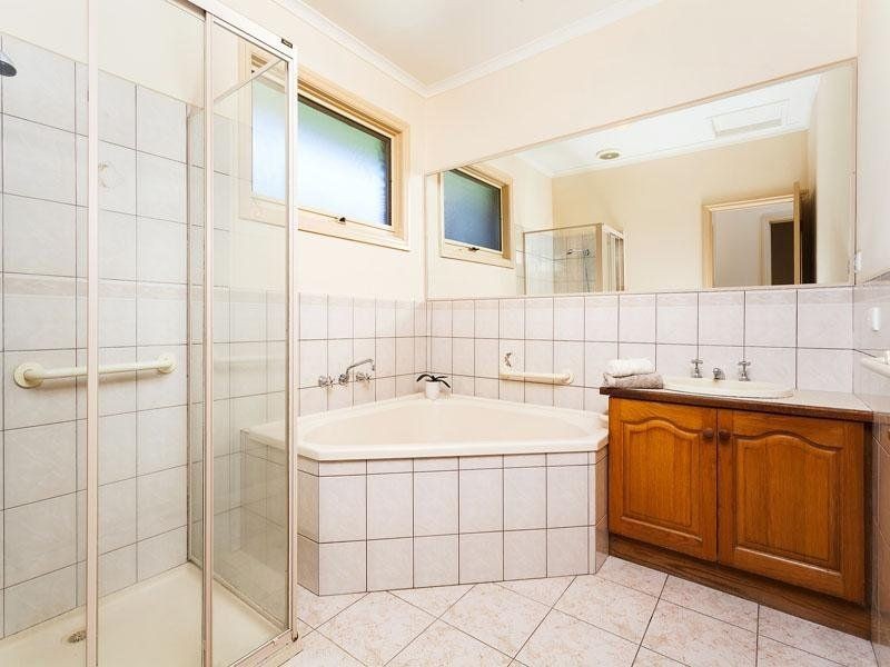 2/10 Mummery Street, Mount Waverley VIC 3149