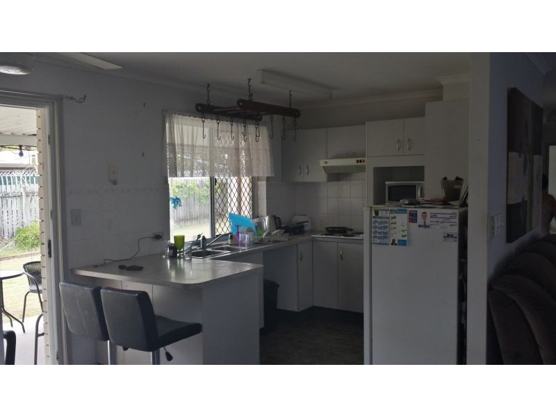 32 Michelle Drive, Point Vernon QLD 4655