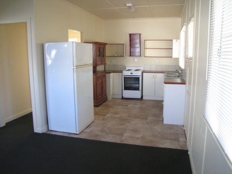 17 Central St, Labrador QLD 4215