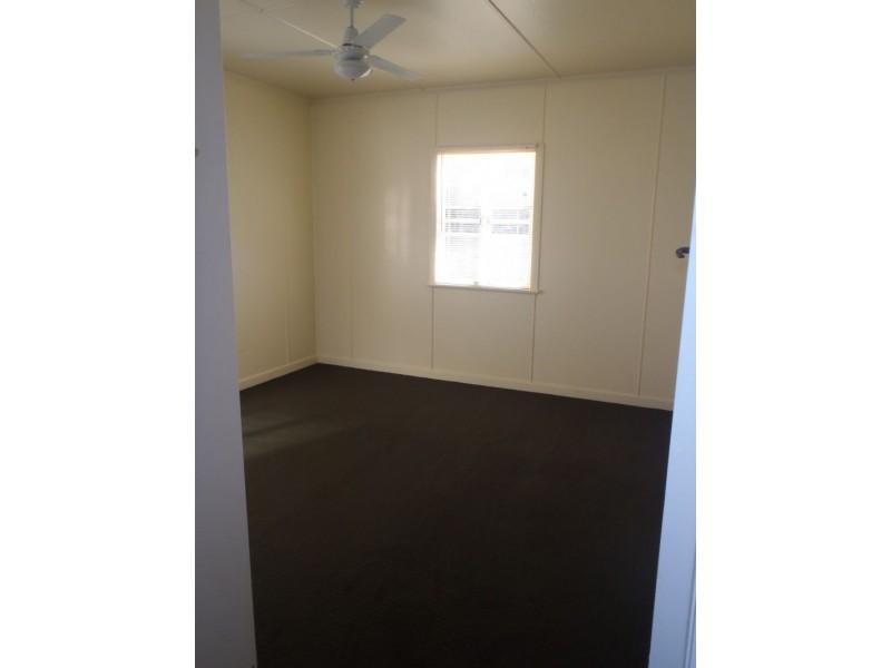 17 Central St, Labrador QLD 4215