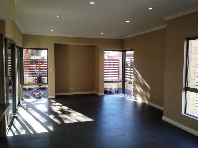 1/110 Leake Street, Belmont WA 6104