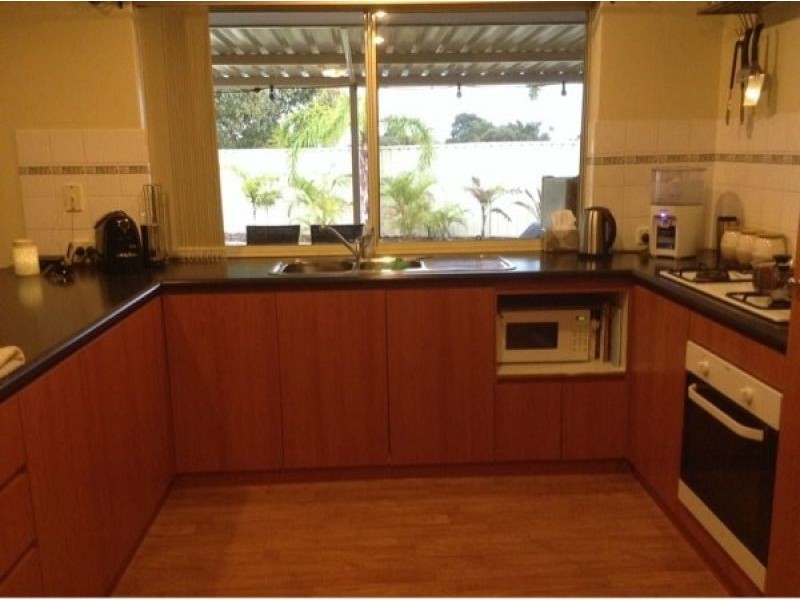 76 St Stephens Crescent, Tapping WA 6065