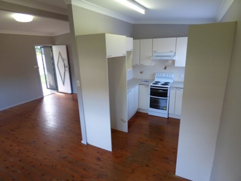 11 Emerald Place, Berkeley Vale NSW 2261