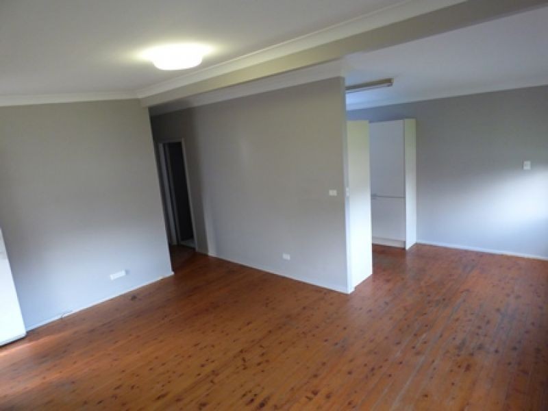 11 Emerald Place, Berkeley Vale NSW 2261