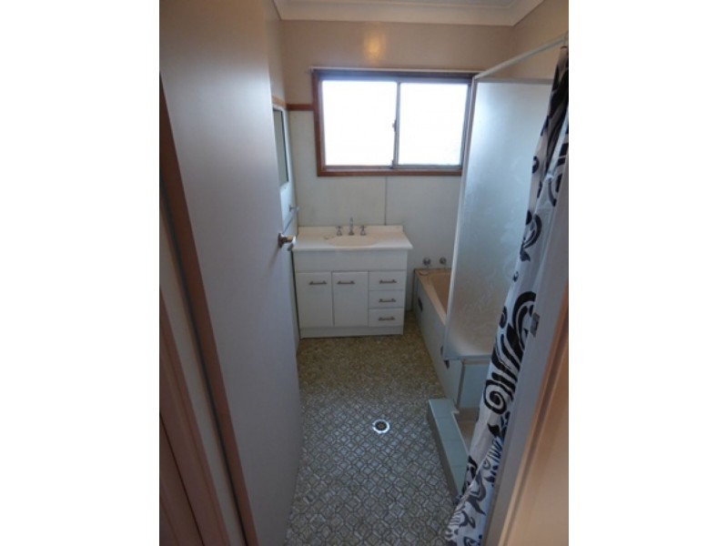 11 Emerald Place, Berkeley Vale NSW 2261