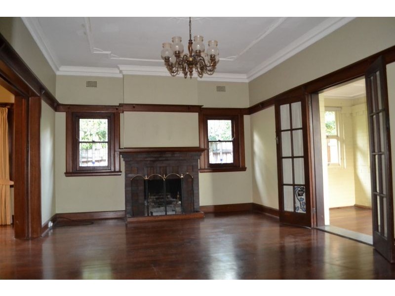 14 Pennant Hills Rd, Wahroonga NSW 2076