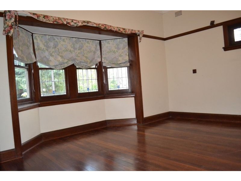 14 Pennant Hills Rd, Wahroonga NSW 2076