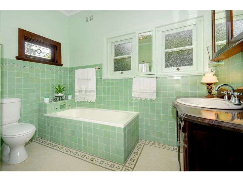 14 Pennant Hills Rd, Wahroonga NSW 2076